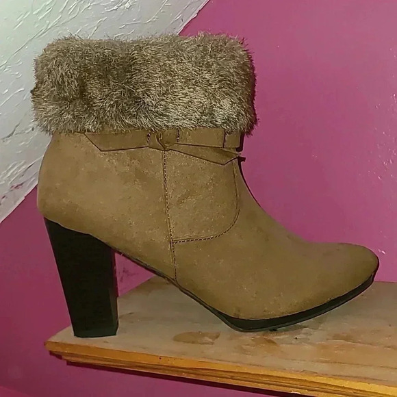 Dana Buchman Faux Fur & Suede Ankle Boots Size 9.5 - Picture 4 of 6